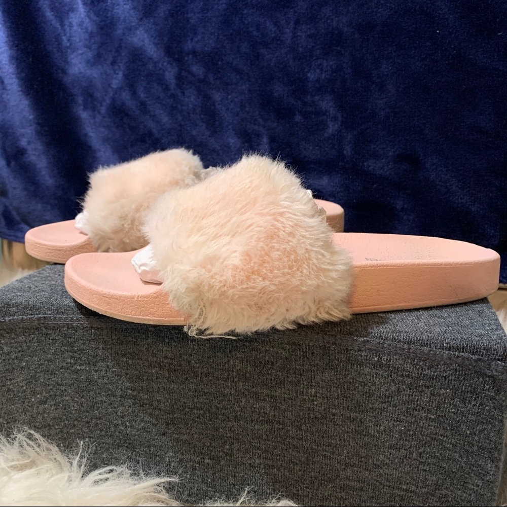 🦙🦙Steve Madden Pink Slides🦙🦙